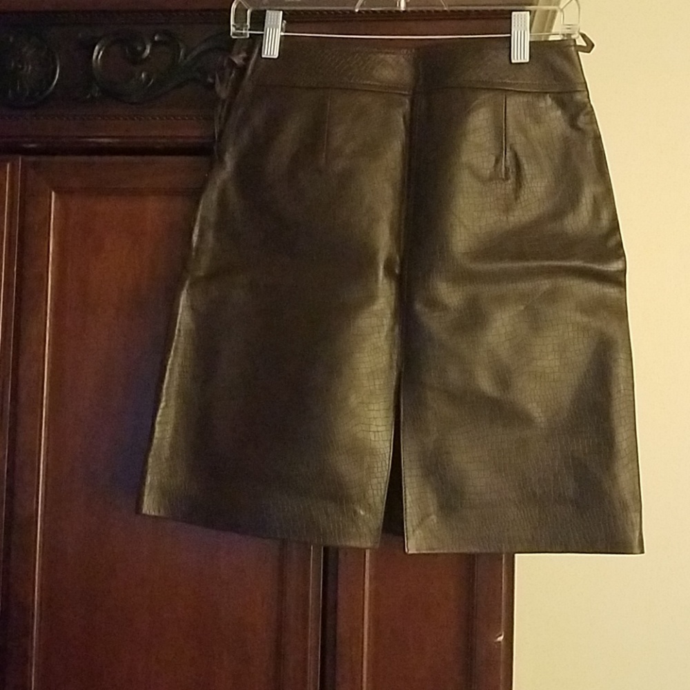 Old Navy brown reptile print leather skirt EUC - Picture 3 of 5